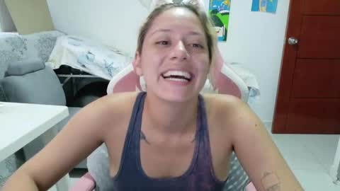 Snapshot of hot_mommymia chatting on 05-07-26, 08:03 Mia online show from 05-07-26, 08:03