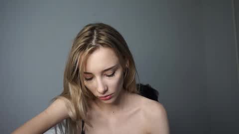 Sara and Sam online show from 11-20-25, 03:12