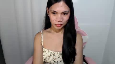 Snapshot of hot_pauline chatting on 05-13-26, 06:00 hot_pauline online show from 05-13-26, 06:00