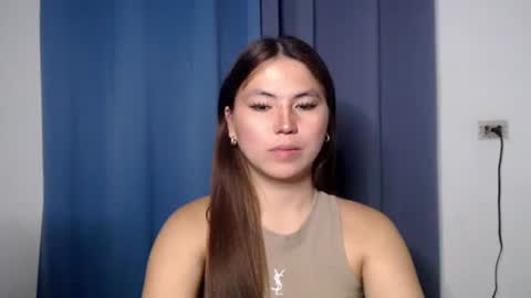 Snapshot of hot_precious_nikki chatting on 01-17-26, 06:11 Nikki online show from 01-17-26, 06:11