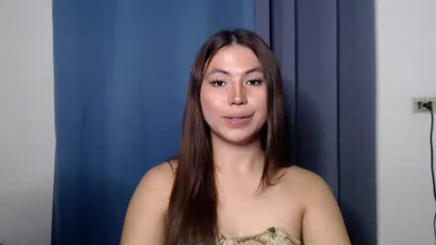 Snapshot of hot_precious_nikki chatting on 01-19-26, 04:33 Nikki online show from 01-19-26, 04:33