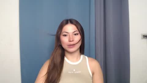 Snapshot of hot_precious_nikki chatting on 02-19-26, 08:05 Nikki online show from 02-19-26, 08:05