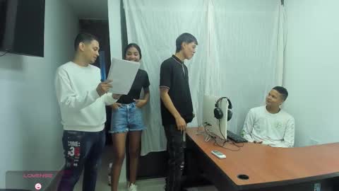 Vanesa Oliver and Andrew online show from 11-28-25, 11:46