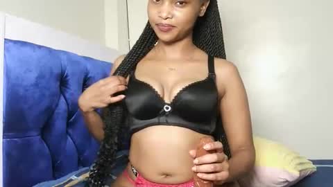 Snapshot of hot_sexy_babe chatting on 05-21-26, 12:12 Bellah online show from 05-21-26, 12:12