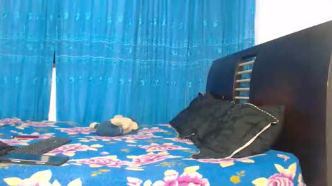 Hot Sharks   online show from 10-06-25, 07:50