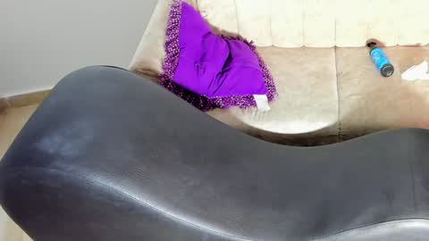 Snapshot of hot_team_wet chatting on 01-18-25, 06:56 LUCY-GAFAS-KOAJ AND MODERATOR SKYLER online show from 01-18-25, 06:56