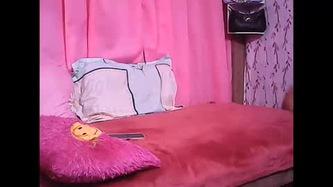 hot_tricia05 online show from 02-11-26, 12:21