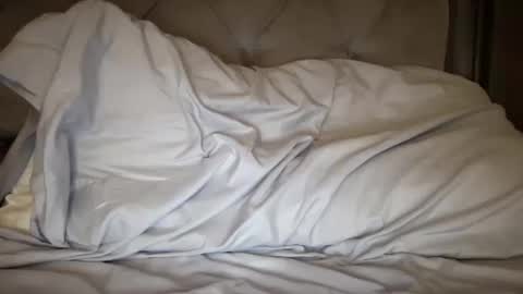 Snapshot of hotasember chatting on 10-03-25, 03:47 Ember online show from 10-03-25, 03:47