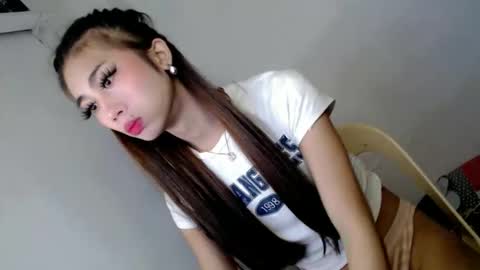 hotasian2345 online show from 02-08-26, 12:25