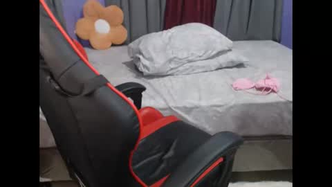 hotasian_pinky online show from 03-25-26, 01:06