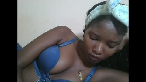 Snapshot of hotbabbee chatting on 04-29-26, 04:49 love online show from 04-29-26, 04:49