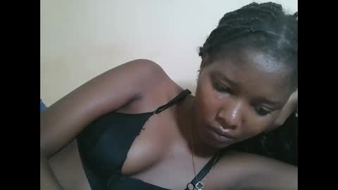 Snapshot of hotbabbee chatting on 05-02-26, 05:12 love online show from 05-02-26, 05:12