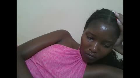 Snapshot of hotbabbee chatting on 05-20-26, 05:35 love online show from 05-20-26, 05:35