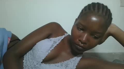 Snapshot of hotbabbee chatting on 06-06-26, 01:21 love online show from 06-06-26, 01:21