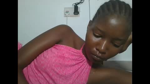 Snapshot of hotbabbee chatting on 06-10-26, 05:28 love online show from 06-10-26, 05:28