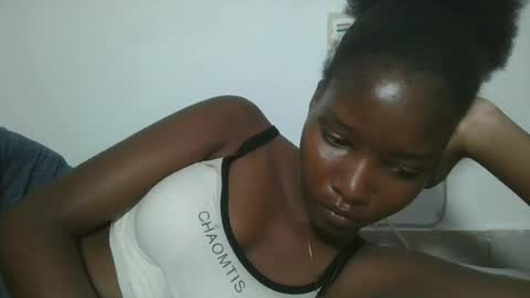 Snapshot of hotbabbee chatting on 06-14-26, 03:36 love online show from 06-14-26, 03:36