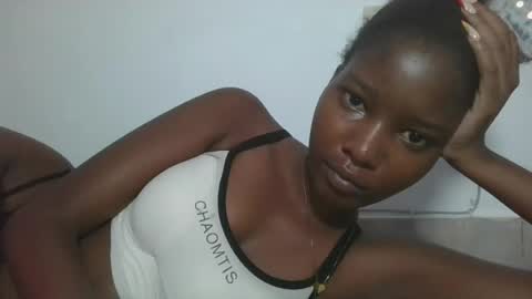 Snapshot of hotbabbee chatting on 06-15-26, 05:20 love online show from 06-15-26, 05:20