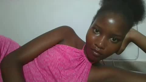 Snapshot of hotbabbee chatting on 06-15-26, 05:26 love online show from 06-15-26, 05:26