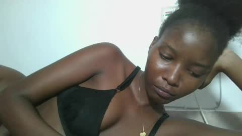 Snapshot of hotbabbee chatting on 06-26-26, 07:18 love online show from 06-26-26, 07:18