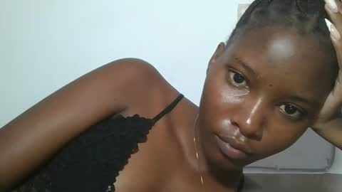 Snapshot of hotbabbee chatting on 07-08-26, 10:53 love online show from 07-08-26, 10:53