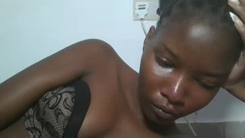 Snapshot of hotbabbee chatting on 07-12-26, 08:49 love online show from 07-12-26, 08:49