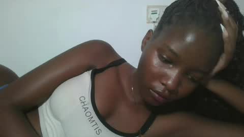 Snapshot of hotbabbee chatting on 07-14-26, 10:32 love online show from 07-14-26, 10:32