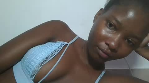 Snapshot of hotbabbee chatting on 07-18-26, 06:17 love online show from 07-18-26, 06:17