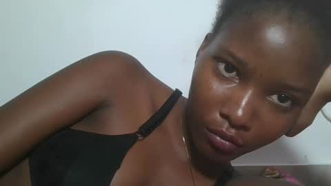 Snapshot of hotbabbee chatting on 07-18-26, 06:23 love online show from 07-18-26, 06:23