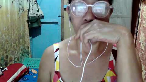 Snapshot of hotbetty_45 chatting on 04-24-26, 11:23 hotbetty_45 online show from 04-24-26, 11:23