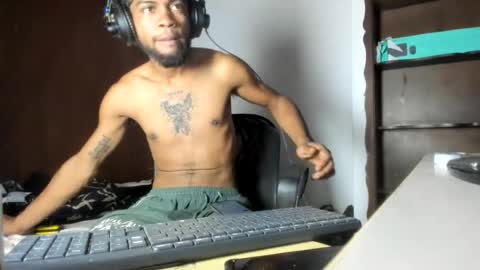 Snapshot of hotbody22_ chatting on 07-11-26, 11:57 hotbody22_ online show from 07-11-26, 11:57
