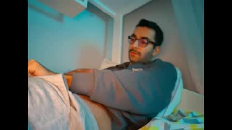 Snapshot of hotboy975334 chatting on 12-19-25, 09:22 Alp online show from 12-19-25, 09:22