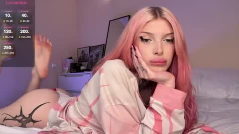 Snapshot of hotchubently chatting on 06-15-26, 01:02 hotchubently online show from 06-15-26, 01:02