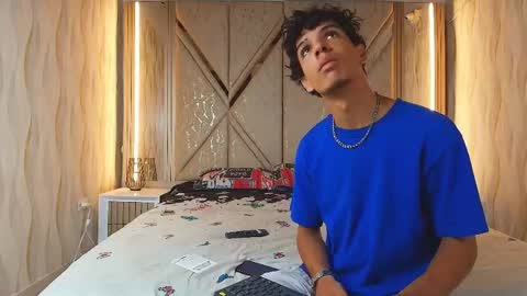 hotcouple_222 online show from 04-10-26, 01:38