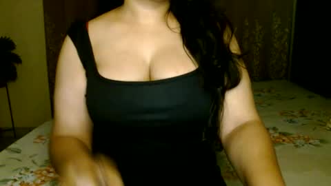 Snapshot of hoteliza6 chatting on 06-12-26, 06:51 Eliza i dont show face in any show online show from 06-12-26, 06:51