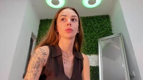 hotfallingdevil online show from 05-25-26, 04:18