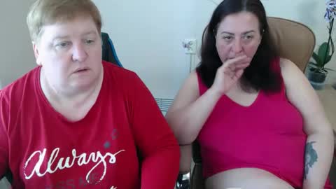 Snapshot of hotfiremommy chatting on 05-04-26, 12:01 LimonkaFire online show from 05-04-26, 12:01