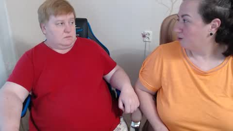Snapshot of hotfiremommy chatting on 05-27-26, 05:54 LimonkaFire online show from 05-27-26, 05:54