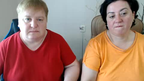 Snapshot of hotfiremommy chatting on 06-14-26, 07:43 LimonkaFire online show from 06-14-26, 07:43