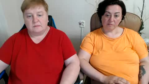 Snapshot of hotfiremommy chatting on 06-14-26, 07:49 LimonkaFire online show from 06-14-26, 07:49