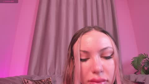 F R A N C E S online show from 01-01-25, 12:44