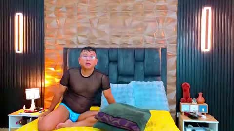 Snapshot of hotfuckers4uu chatting on 07-18-26, 03:16 felipe marcello online show from 07-18-26, 03:16