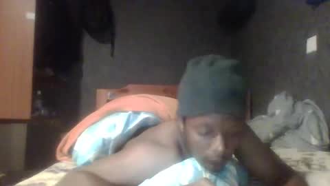 Snapshot of hotguyy001 chatting on 02-18-25, 05:20 hotguyy001 online show from 02-18-25, 05:20