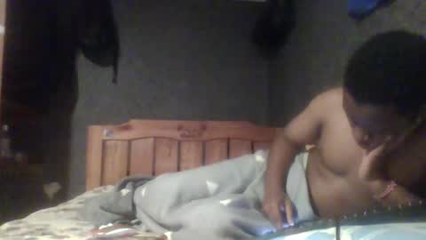 Snapshot of hotguyy001 chatting on 02-21-25, 01:44 hotguyy001 online show from 02-21-25, 01:44