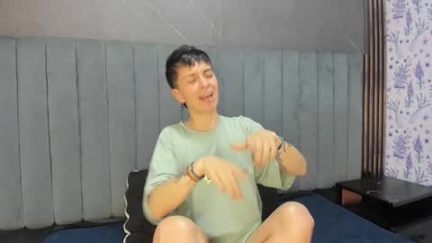 hannah online show from 12-21-25, 03:02