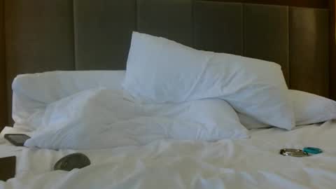 hottie online show from 03-24-26, 02:33