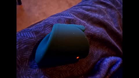 Snapshot of hothornyanddutch chatting on 01-27-25, 08:17 Hot Dutchie online show from 01-27-25, 08:17