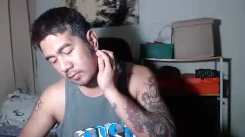 Snapshot of hothunkybear23 chatting on 12-15-25, 01:43 Khel online show from 12-15-25, 01:43