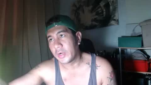 Snapshot of hothunkybear23 chatting on 12-18-25, 01:55 Khel online show from 12-18-25, 01:55