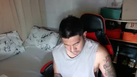 Snapshot of hothunkybear23 chatting on 12-22-25, 01:46 Khel online show from 12-22-25, 01:46