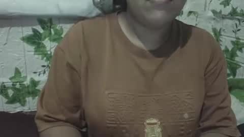 hotiemorenagurl18 online show from 04-10-26, 01:05